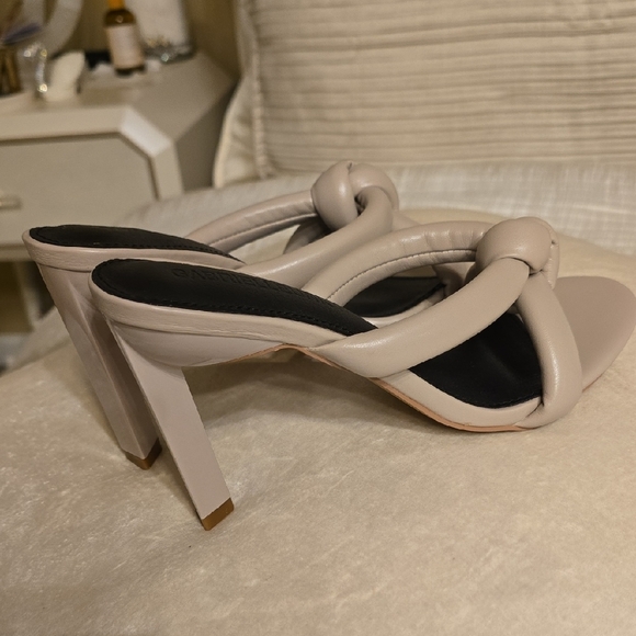 GABRIELLEUNION Tan Heeled Mules with Architectural V-Cut - Picture 5 of 11